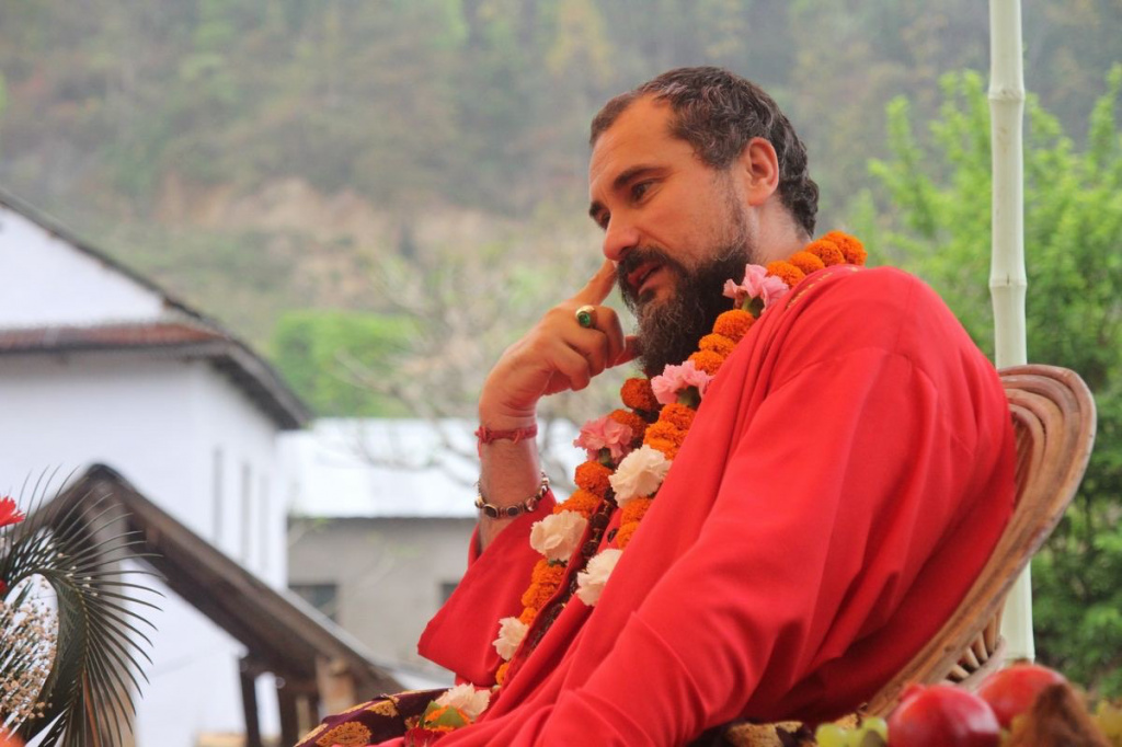 Свами Вишнудевананда Гири Свами Вишнудевананда Гири