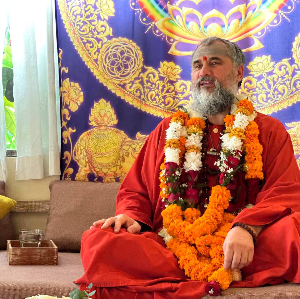 Шри Гуру Свами Вишнудевананда Гири Махарадж