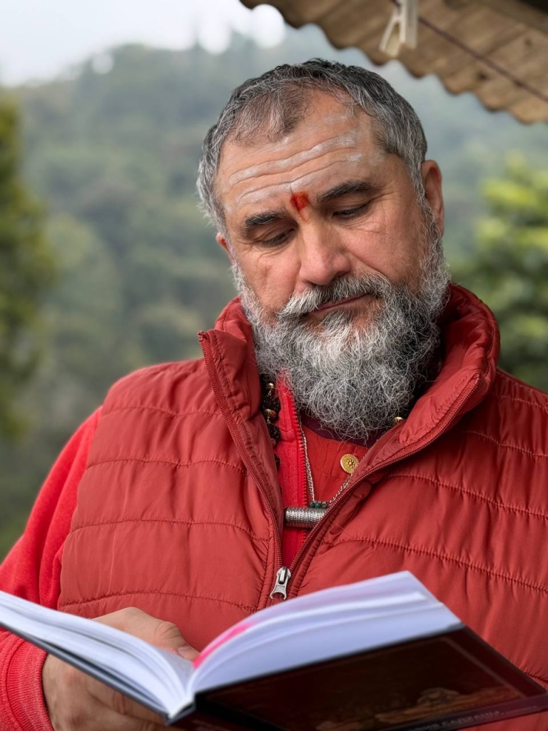 Шри Гуру Свами Вишнудевананда Гири Махарадж