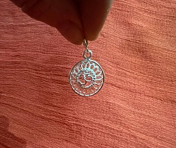 Кулон Ом (серебро) 2 см.